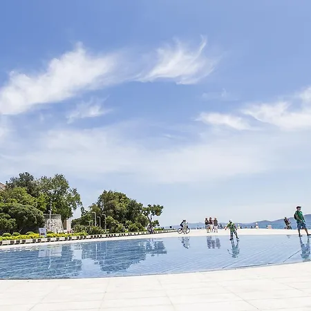 Centrum شقة زادار