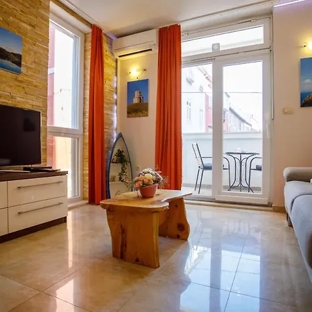 Centrum شقة زادار