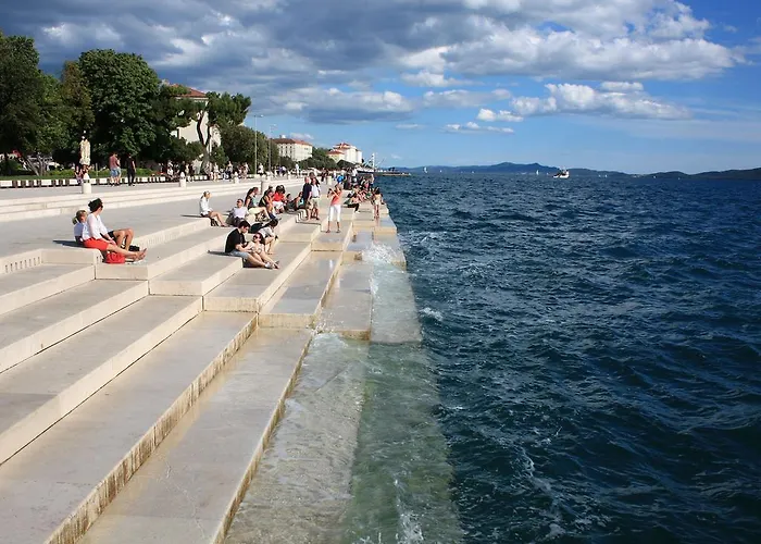 아파트먼트 센트럼 아파트 *